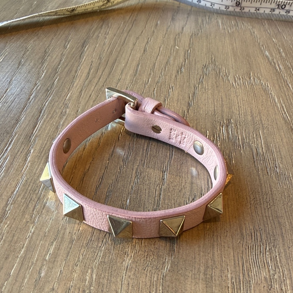 Valentino Garavani Rockstud rose calfskin leather bracelet